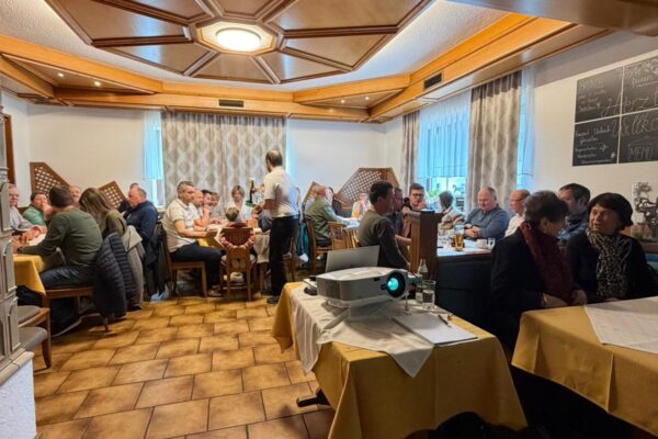 0a98af12-a0db-4dfe-9976-95333a58a848